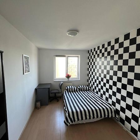Hostel „U Sashka” Warsaw Ngoại thất bức ảnh