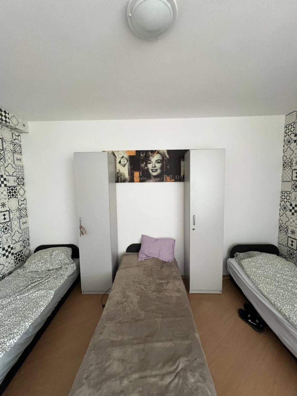 Hostel „U Sashka” Warsaw Ngoại thất bức ảnh