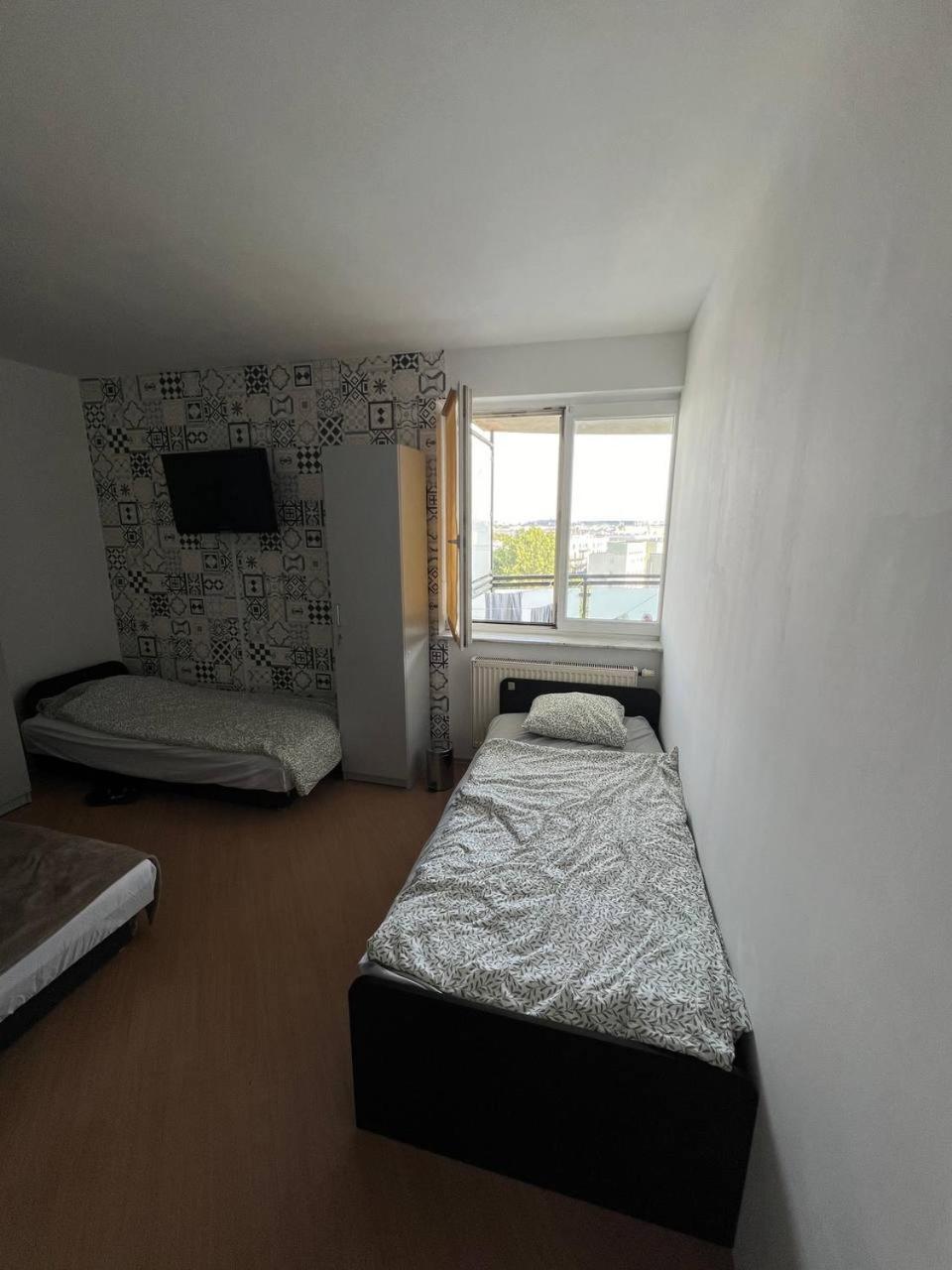 Hostel „U Sashka” Warsaw Ngoại thất bức ảnh