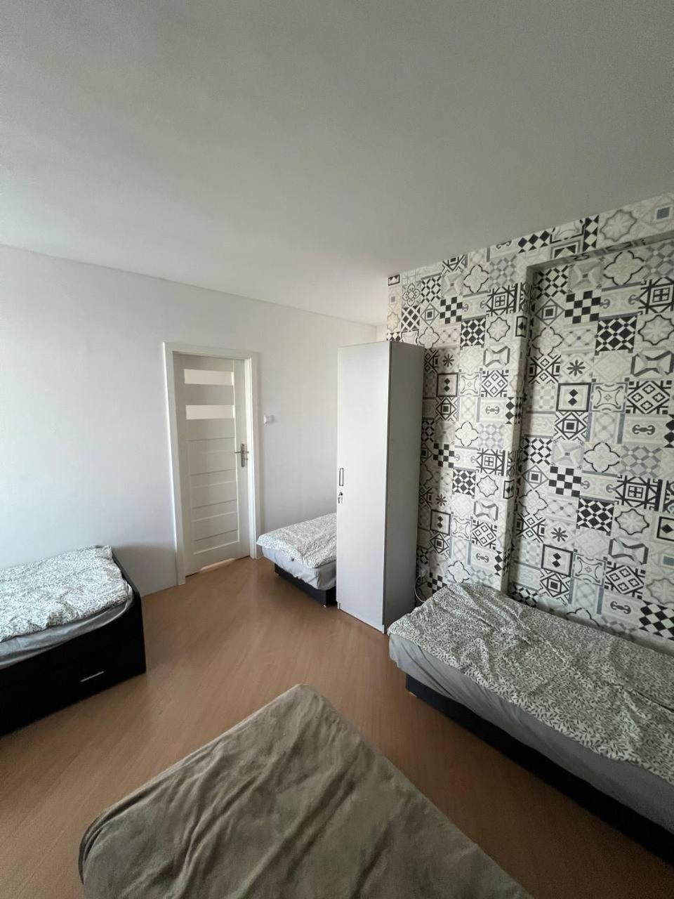 Hostel „U Sashka” Warsaw Ngoại thất bức ảnh