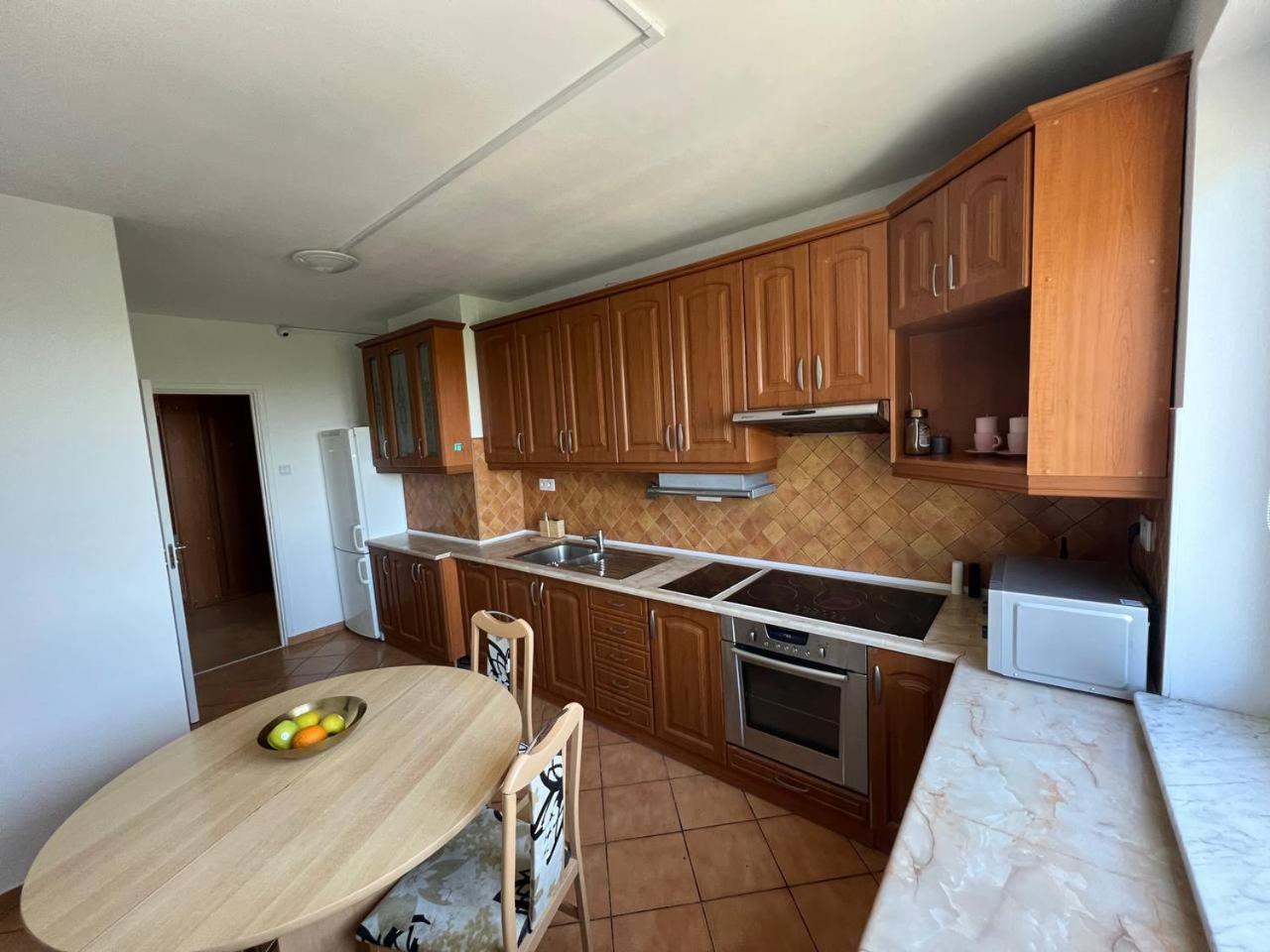 Hostel „U Sashka” Warsaw Ngoại thất bức ảnh