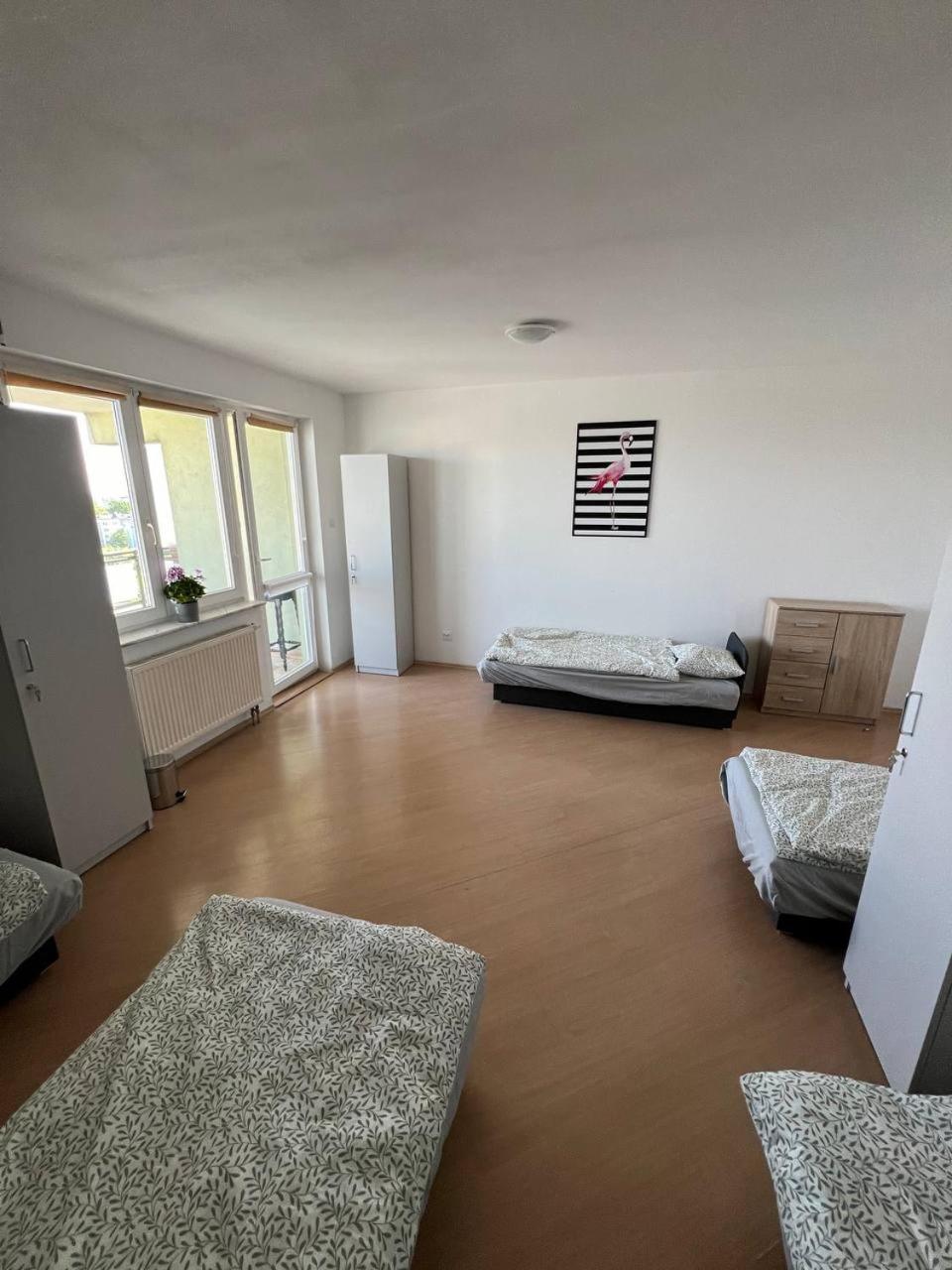 Hostel „U Sashka” Warsaw Ngoại thất bức ảnh